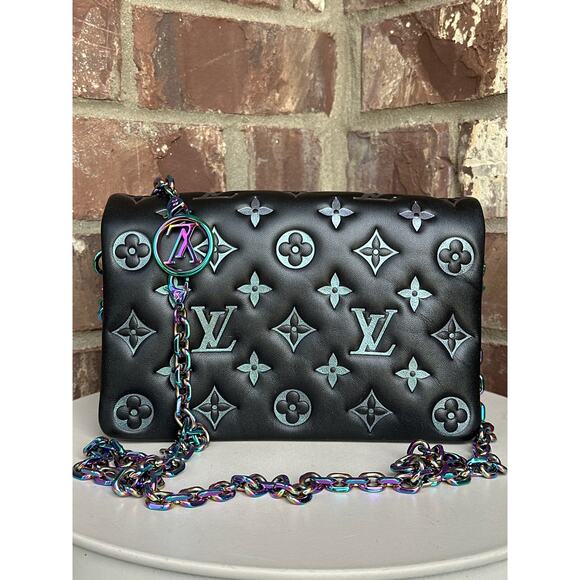 Louis Vuitton Coussin Pochette Monogram Embossed Lambskin - SKI LE 56654 - Picture 1 of 10